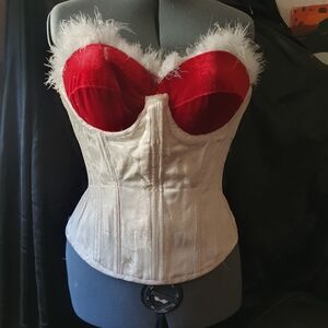 Elegant White Corset Top wothbset in red bra with maribu